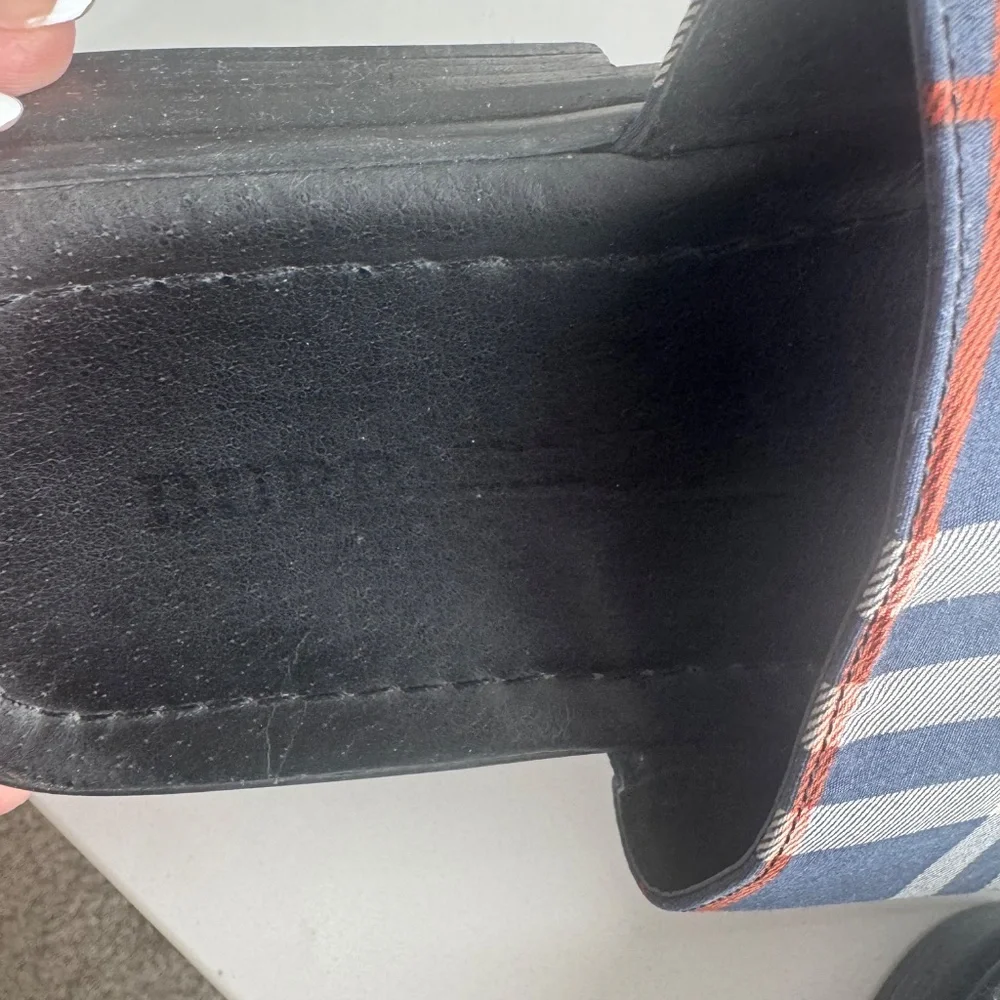 Men’s Burberry toe slides - Picture 3 of 5